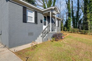 Exterior detail - Renovated Charlotte Bungalow - 3 Mi to Downtown! (Charlotte)