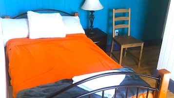 2 bedrooms, in-room safe, desk, iron/ironing board