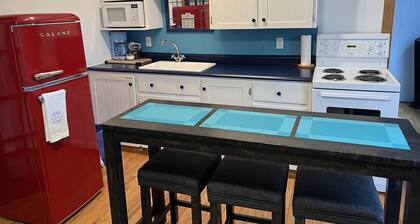 Mahone Bay NS - Town Center 2 Bedroom Apt. - Close to Oak Island