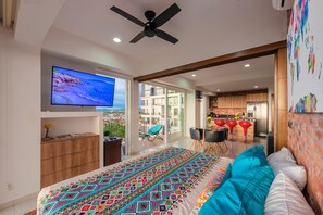 2 habitaciones, tabla de planchar con plancha, cuna de viaje y wifi 