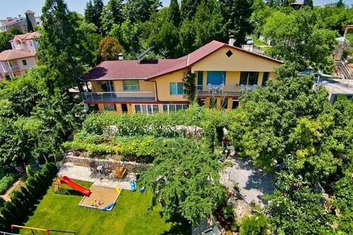 3BR Semi-detached Villa with seaview 8p