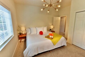 3 bedrooms, desk, iron/ironing board, free WiFi
