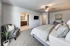 3 bedrooms, iron/ironing board, WiFi, bed sheets