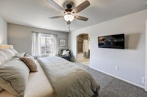 3 bedrooms, iron/ironing board, WiFi, bed sheets