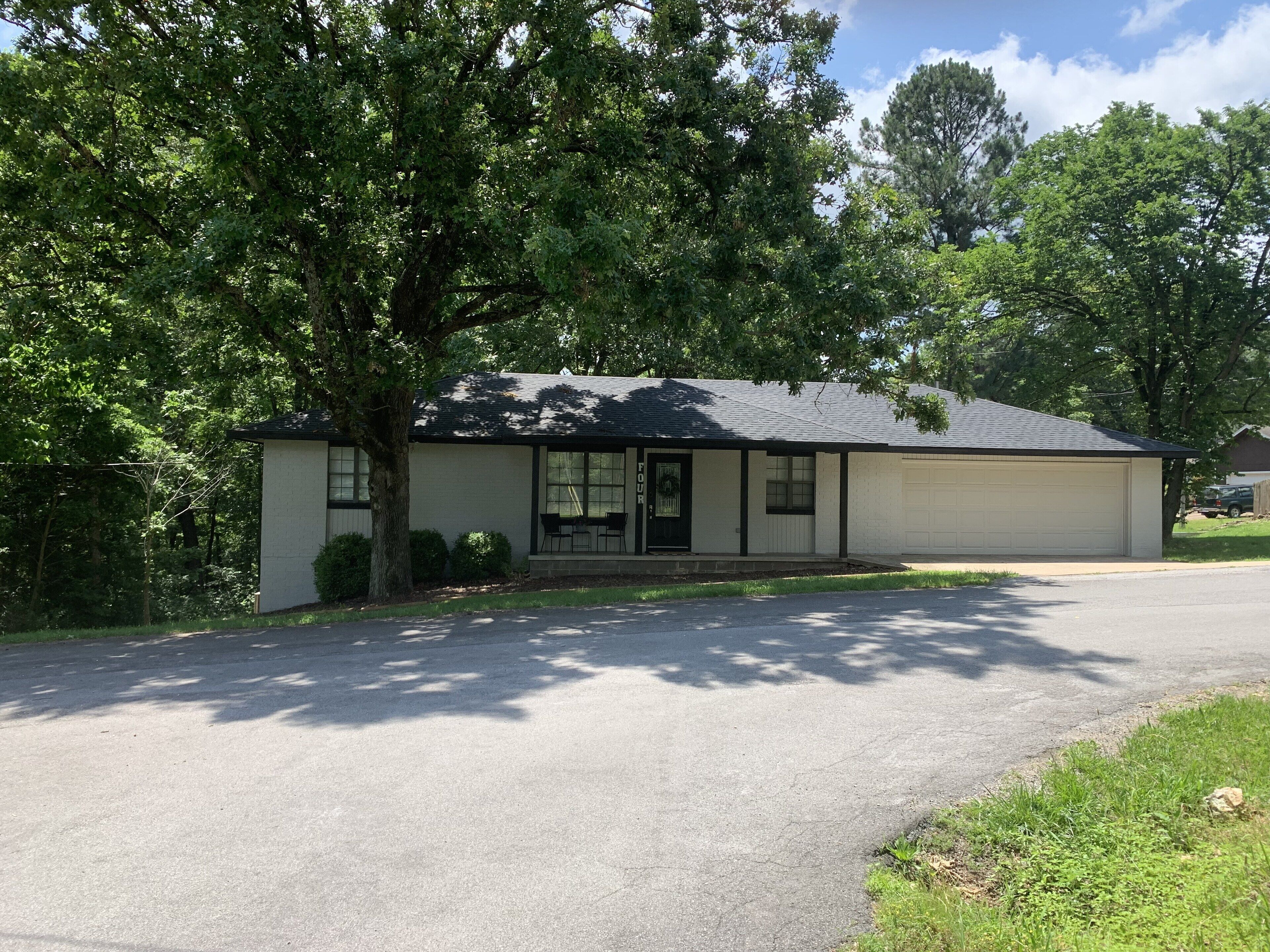 3 Bedroom, 2 Bath Bike-In/Out Home on Little Sugar Trails in Bella Vista, AR