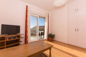 Interior - Apartments Mastelić - Three Bedroom Apartment with Terrace and Sea View (Trogir)