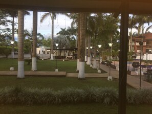 家庭四人房 | 花园景观