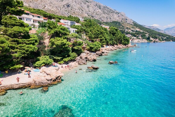 On the beach - House with balconies, a terrace and a sea view (Medici)