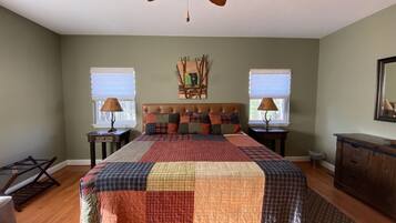 3 bedrooms, iron/ironing board, WiFi, bed sheets