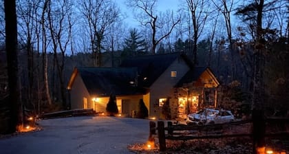 Mountain Home- Enjoy backyard trails, river and waterfall