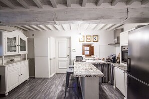 Mikrobølgeovn og kokeplater