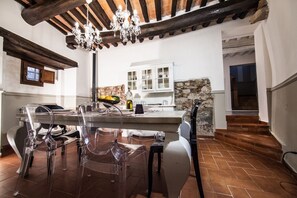 Dining - GuestHost - Large and cozy apartment of 176 square meters, which can comfortably accommodate up to 9 people, organized on two levels (ground floor and first floor). The property is located in Colle di Compito, a small medieval village, as well as a quiet (Capannori)