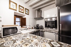 Mikroaaltouuni, liesi