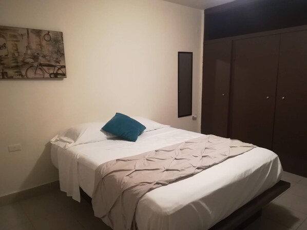 1 bedroom, iron/ironing board, WiFi, bed sheets - Depa Moderno 15A (Heroica Matamoros)