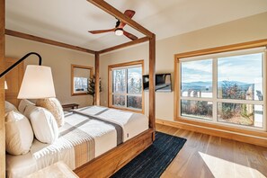 7 bedrooms, desk, iron/ironing board, free WiFi