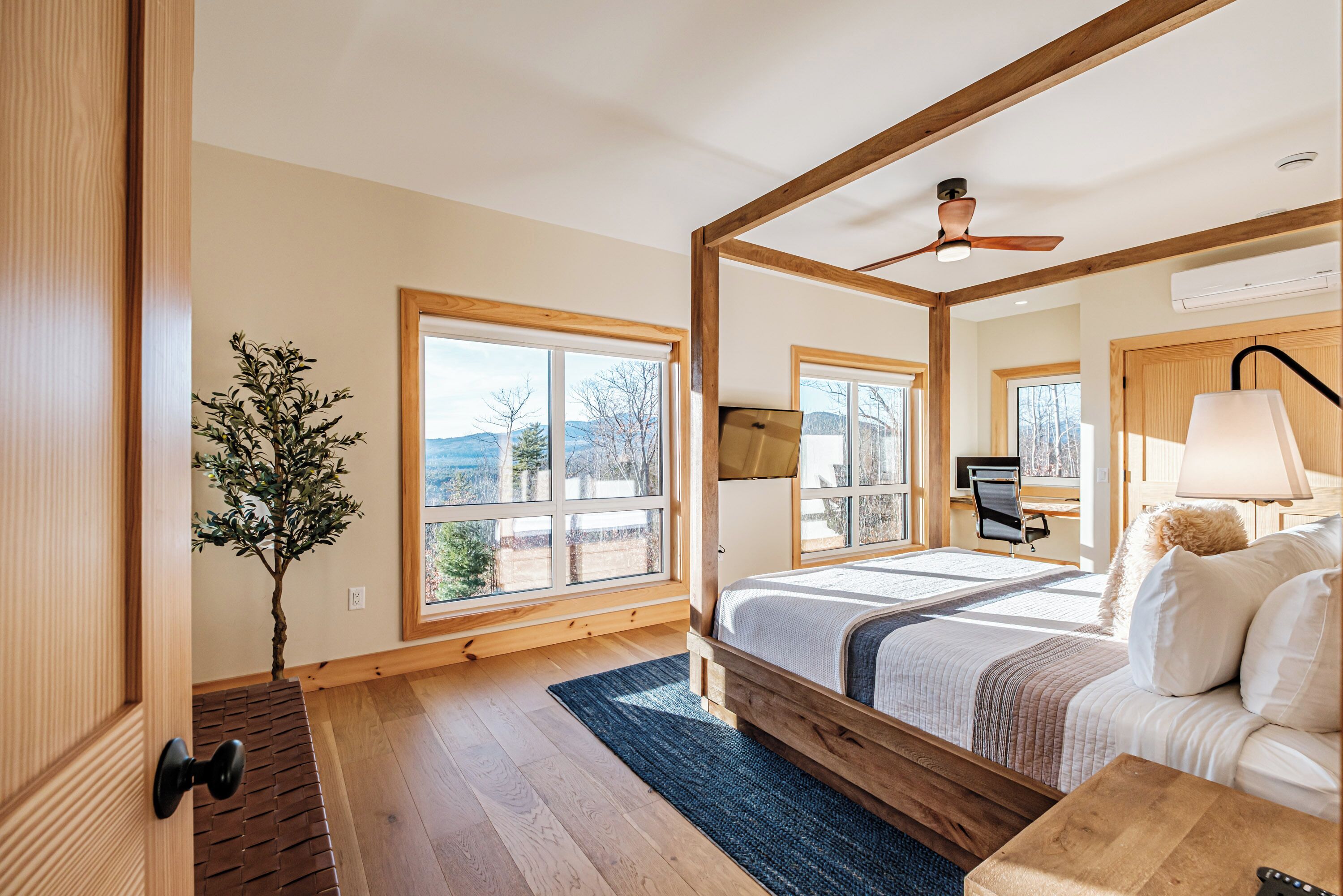 7 camere, una scrivania, ferro/asse da stiro, Wi-Fi gratuito