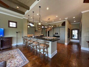 Fridge, microwave, oven, stovetop - Winter 2026 available! Book now (Naples)