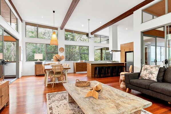 Smart TV, video-game console - The Haven is ! as the name suggests A HAVEN FOR THE SOUL! (Noosa North Shore)