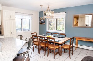 Dining - Modern Townhome at Stonybrook - Tennis, Pools (Stowe)