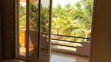 3 chambres, fer et planche Ă repasser