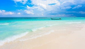 Beach nearby, sun loungers, beach towels