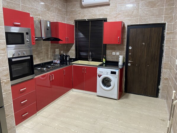 Fridge, microwave, oven, stovetop