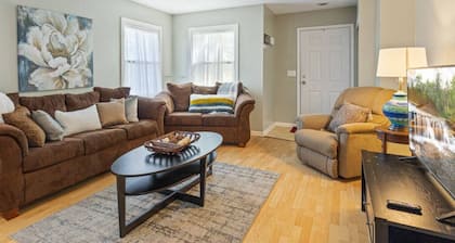 Charlotte Charmer - 3 Bdrm.