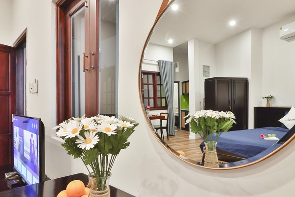 Basic Apartment | Individually decorated, desk, laptop workspace, soundproofing