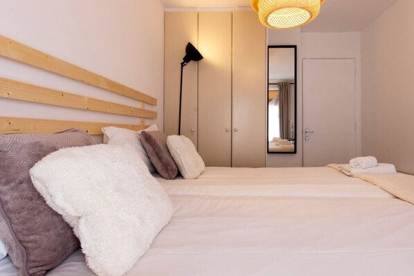 1 bedroom, WiFi, bed sheets