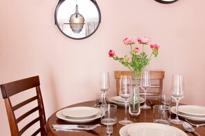 Dining - Central 1-Bed Apartment in Dublin 1 (Dublin)