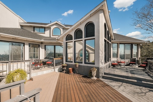 Pool Table Hot Tub and Neighborhood Pool