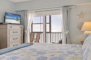 3 bedrooms, iron/ironing board, free WiFi, bed sheets - Villa Madeira 502 – Gulf-Front Serenity with Heated Pool, Beach Access & Walk to John's Pass (Madeira Beach)