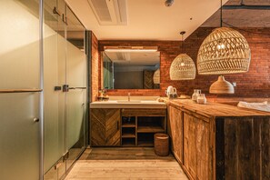 Nomad Twin Room | Bathroom | Shower, free toiletries, hair dryer, bathrobes - Tropical Hideaway (Seogwipo)