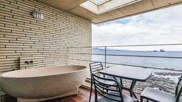 Kamar (Nomad Room) | Bathtub besar