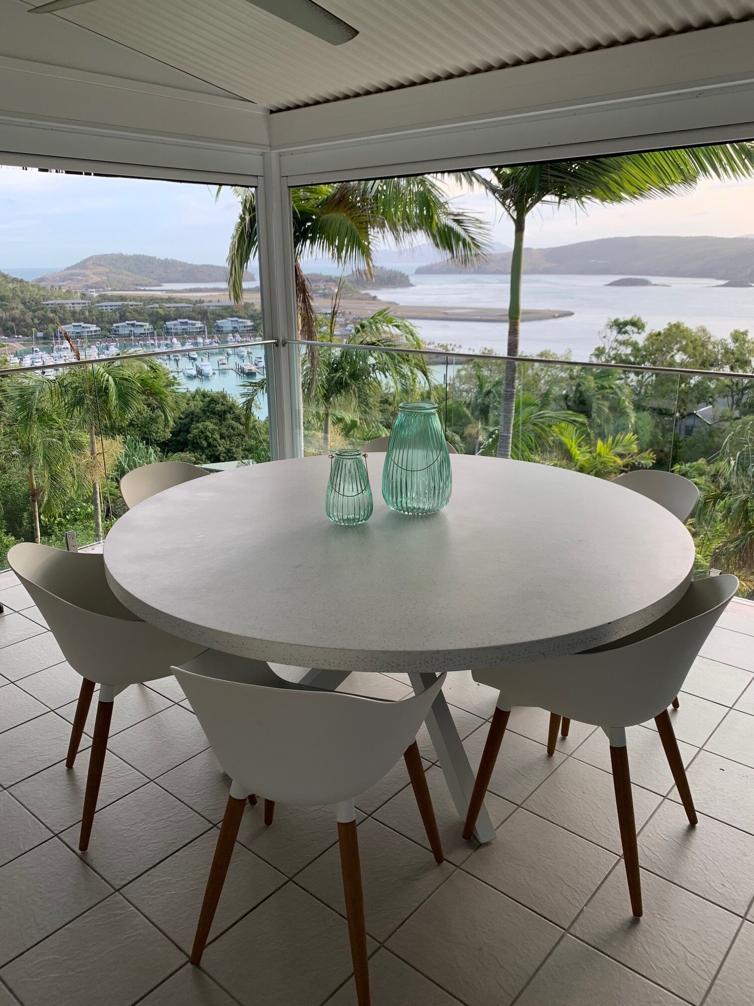 Great view, Great location, Newly renovated  Oasis 19 - 