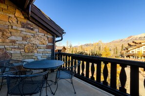 Outdoor dining - Luxury Winter Penthouse by InvitedHome | Spring Break, Ski-In/Out, Hot Tub (Mountain Village)