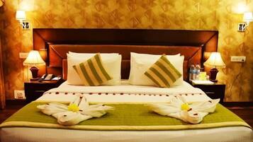 مكتب وتجهيزات عازلة للصوت وواي فاي مجانًا وملاءات أسرّة