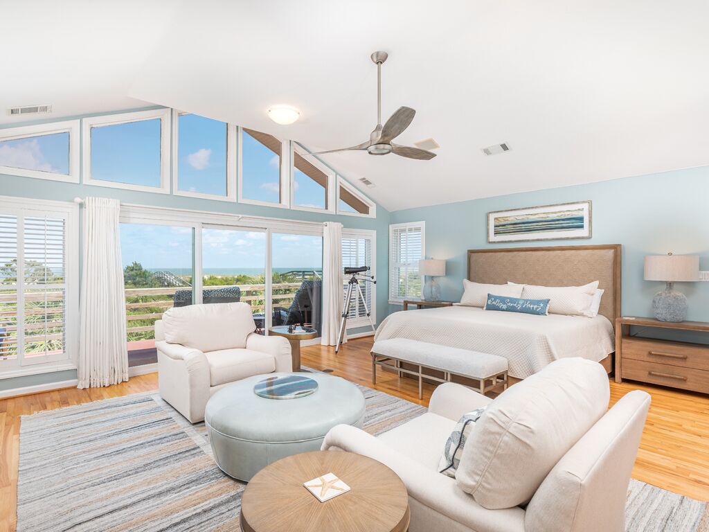 Hang Ten | Oceanfront, Must See Game Room!