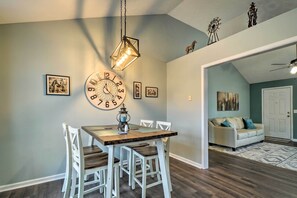 Dining - Suburban Getaway w/ Game Room, 19 Mi to Nashville! (Mt. Juliet)