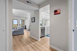 Interior - Roomy & Spacious Villa with Great Marsh Views! Community Pool! Amenity Cards! (Seabrook Island)