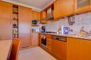 Fridge, microwave, oven, dishwasher