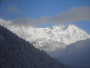 Unclassified image, 5 of 10, button