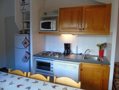 Valfréjus apartment for 8, equipped kitchen, 2 bathrooms, pets allowed