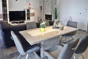 Dining - Holiday Home Maslenica with Sea View Pool (Maslenica)