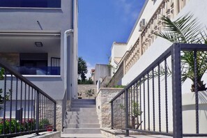 Property grounds - Holiday Home Maslenica with Private Pool (Maslenica)