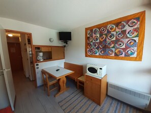 Dining - Studio in Valfréjus near slopes, west balcony, 3 people (Valfréjus)