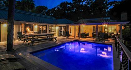 Steps to Beach! Private Heatable* Pool, Two Master Suites, Bunk Bedroom, Two Dens & Terrific Patio