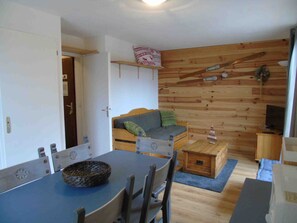 TV - Cozy 2 rooms + cabin, near slopes Valfréjus (Valfréjus)