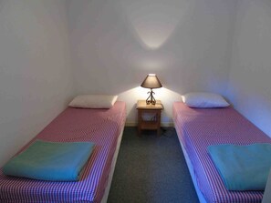 2 bedrooms, bed sheets
