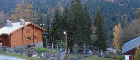 المنشأة من الخارج